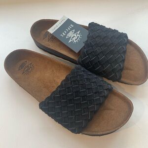 Rip curl sandals with woven black strap